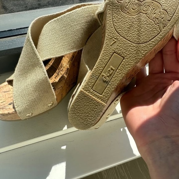 Gold heeled espadrilles / sandals with wooden platform size 7 - Picture 2 of 3